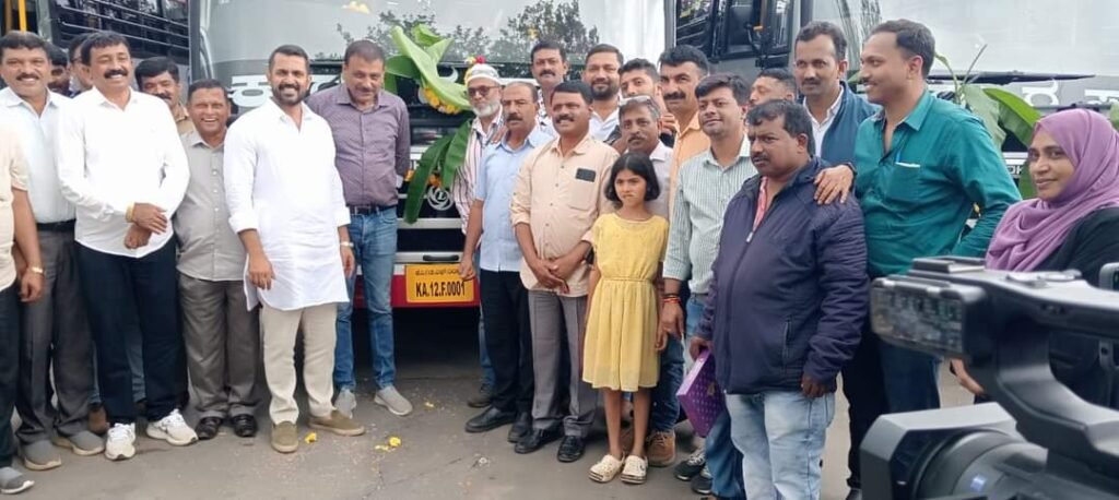 ಕೊಡಗಿನ  ಪ್ರಪ್ರಥಮ  ಕೆ.ಎ.12 ನೋಂದಾಯಿತ,  ಕೆ ಎಸ್‍ ಆರ್ ಟಿ ಸಿ  ಬಸ್‍ಗಳಿಗೆ, ಶಾಸಕ ಡಾ. ಮಂಥರ್‌ಗೌಡ ಚಾಲನೆ