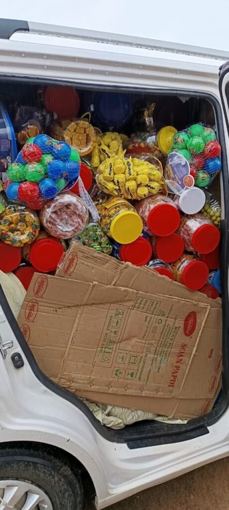ಶಾಸಕರ  ಮಾರ್ಗದರ್ಶನದಲ್ಲಿ ನಿಷೇದಿತ ತಿನಿಸುಗಳ ವಿರುದ್ದ,  ಸಾಮೂಹಿಕ ಸಮರ ಸಾರಿದ ಅಧಿಕಾರಿಗಳು.  ತಯಾರಕ ಕಂಪನಿಗಳನ್ನು ಪತ್ತೆ ಮಾಡುವುದೇ ಸವಾಲು. ಕೊಡಗಿನ ಮಾರಾಟಗಾರರ ಮೇಲೆ, ಕಾನೂನು ಅಸ್ತ್ರ…