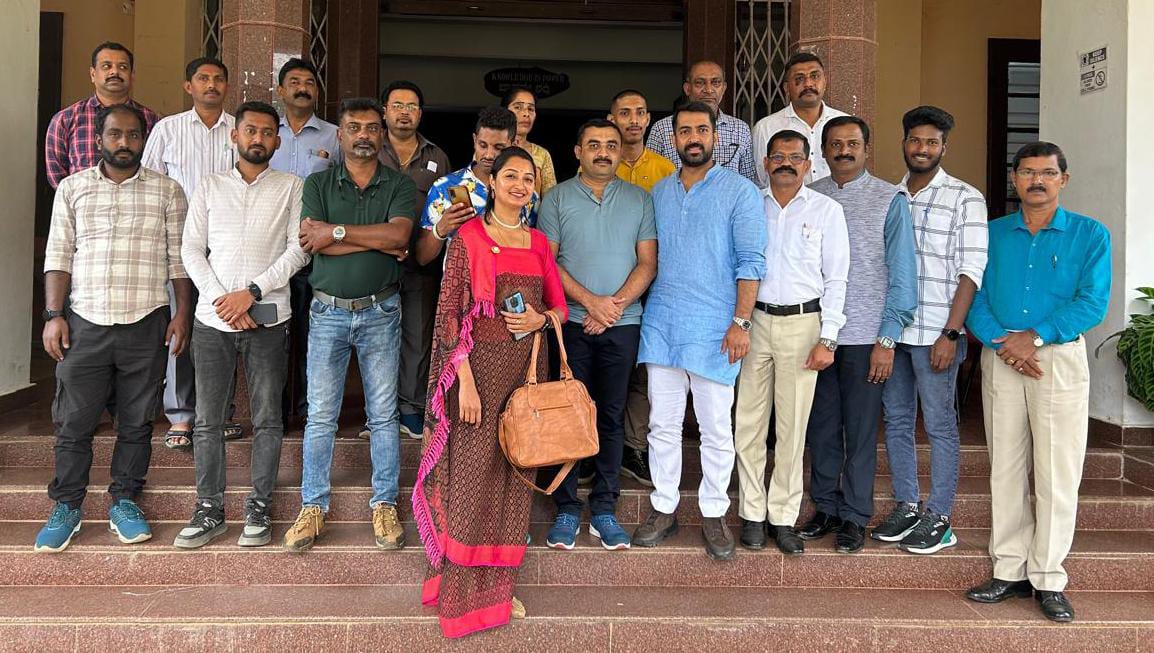 ಸ್ವಚ್ಚ, ಸುರಕ್ಷ, ಸಮೃದ್ದ ಕೊಡಗಿಗೆ ಎಲ್ಲರೂ ಪಣತೊಡಬೇಕಿದೆ. ಎಫ್.ಎಮ್.ಸಿ. ಕಾಲೇಜಿನಲ್ಲಿ ನಡೆದ ರಾಜ್ಯಮಟ್ಟದ ಕಾರ್ಯಾಗಾರದಲ್ಲಿ, ಗಣ್ಯರ ಒಕ್ಕೊರಲ ಅಭಿಮತ…