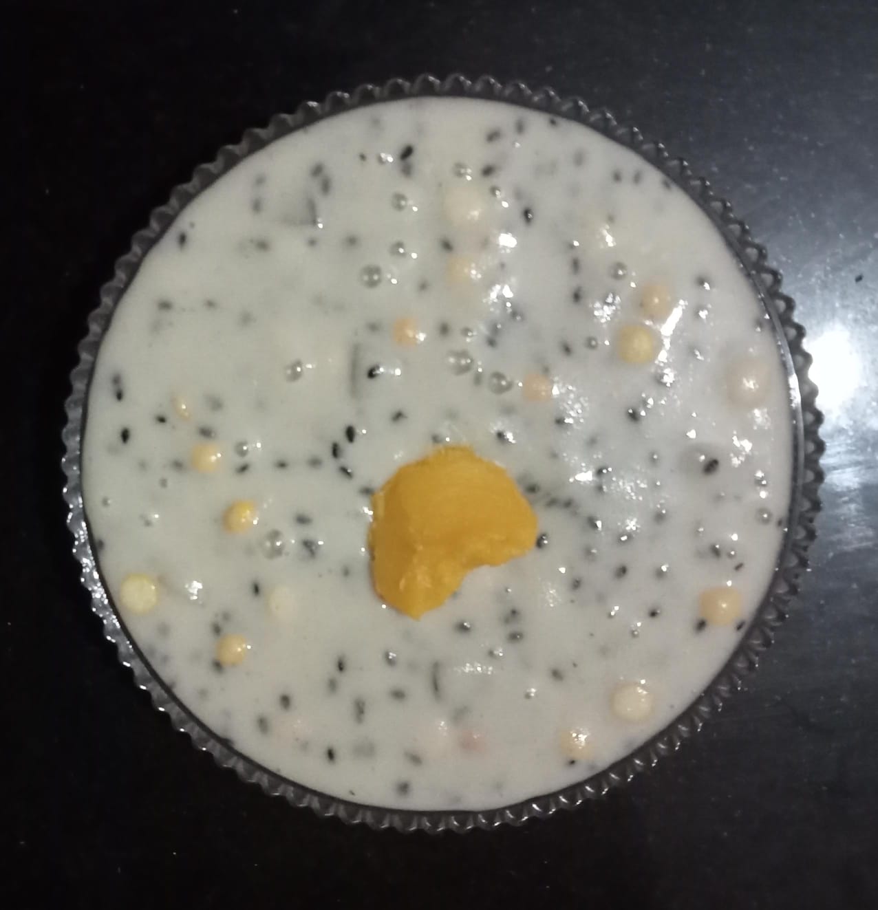 ಸೂರ್ಲಬ್ಬಿನಾಡ್‌ರ ಪಚ್ಚೆ ತಂಬುಟ್ಟ್‌ರ ಚೋದ್ ಅರ್ಂಜಿರ…  ಪುತ್ತರಿಲ್‌ ಮಾಡ್‌ನದ್‌ ಆರ್‌ ತಿಂಗ ಬೆಚ್ಚಕೋ  ಪಾಳಾಪುಲೆ.