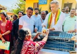 ನಾಟಿಕೋಳಿ ಮರಿ ವಿತರಿಸಿದ ಶಾಸಕ ಅಜ್ಜಿಕುಟ್ಟಿರ ಪೊನ್ನಣ್ಣ…
