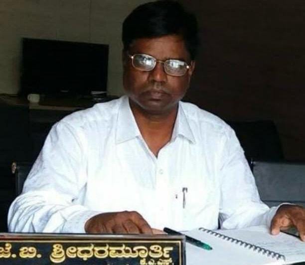 ಸಭೆಗೆ ಬಂದ ಹಿರಿಯ ಅಧಿಕಾರಿ, ಕುಸಿದು ಬಿದ್ದು ನಿಧನ