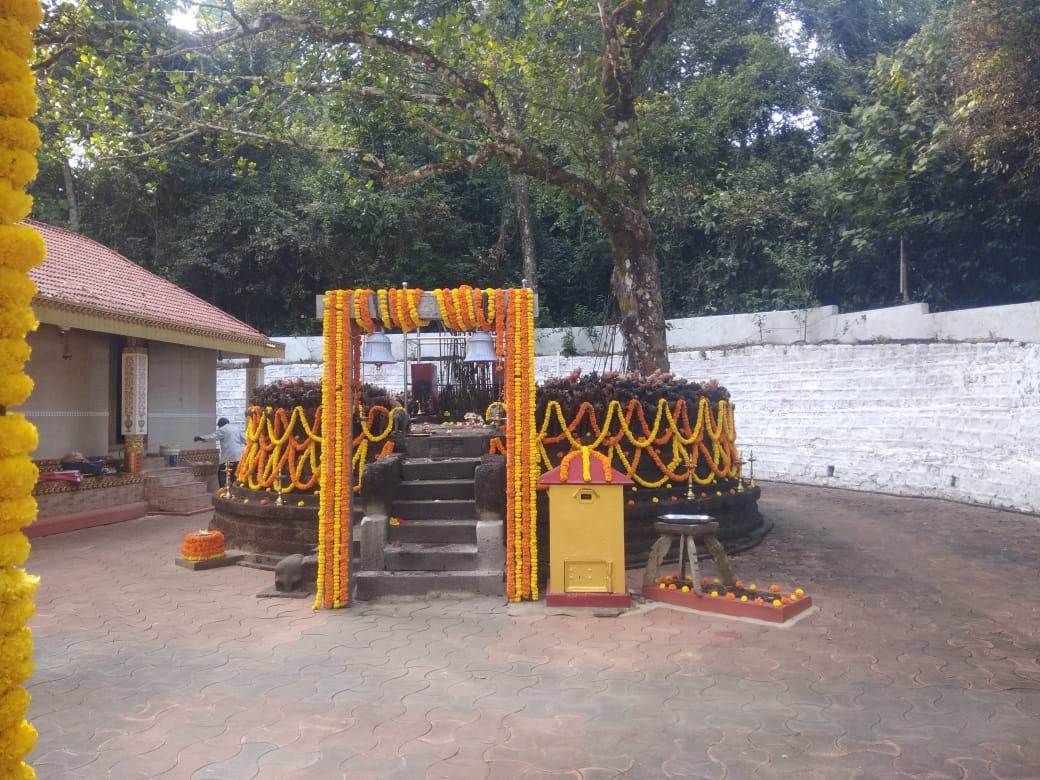  ಮೇ 03, 04 ಶ್ರೀ ಮಕ್ಕಿ ಶಾಸ್ತಾವು  ದೇವಡ ನಮ್ಮೆ…