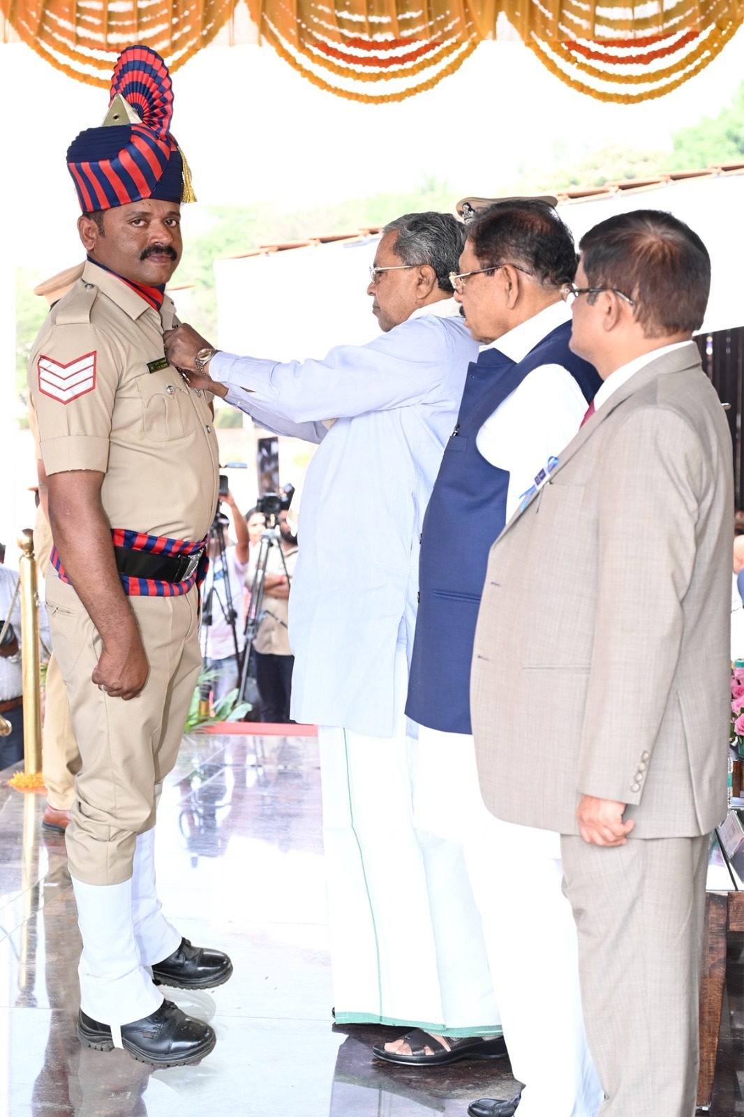 ಮುಖ್ಯಮಂತ್ರಿಪದಕ ಪಡೆದ ಸಿ.ಕೆ. ರಾಜೇಶ್.