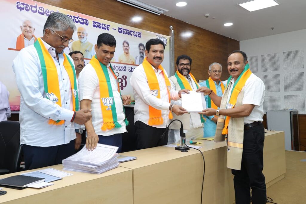 ಬಿಜೆಪಿ ಜಿಲ್ಲಾಧ್ಯಕ್ಷರಾಗಿ ಮರು ಆದೇಶ ಸ್ವೀಕರಿಸಿದ ನಾಪಂಡ ರವಿ ಕಾಳಪ್ಪ
