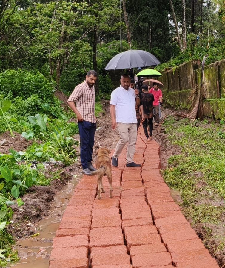 ತಾತ್ಕಾಲಿಕ ಪರಿಹಾರ ಕಂಡ ಗಡಿಯಾರಕಂಬ, KSRTC ಕಾಲುದಾರಿ